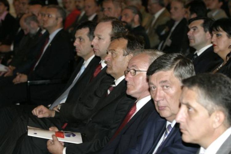 Potpisano više ugovora