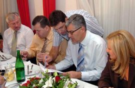 Neizvjesna trka između Jovića i Komšića
