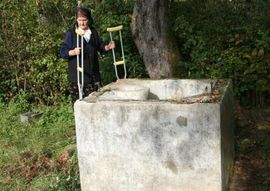 Skočila u bunar dubok 13 metara i ostala živa