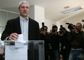 Građani srbije glasaju o novom ustavu