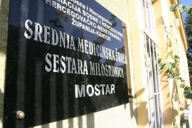 Sumnjaju u kvalifikacije direktora