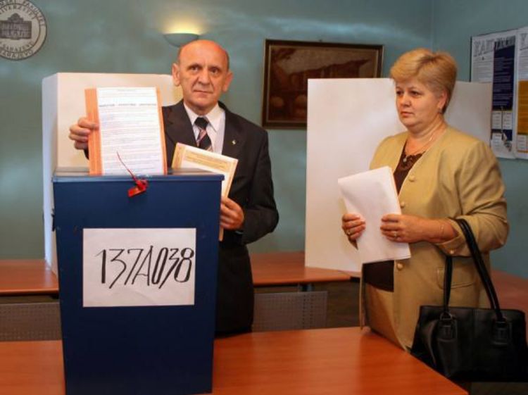Tihiću najviše glasova u Cazinu, Gornjem Vakufu, Srebreniku i Gradačcu
