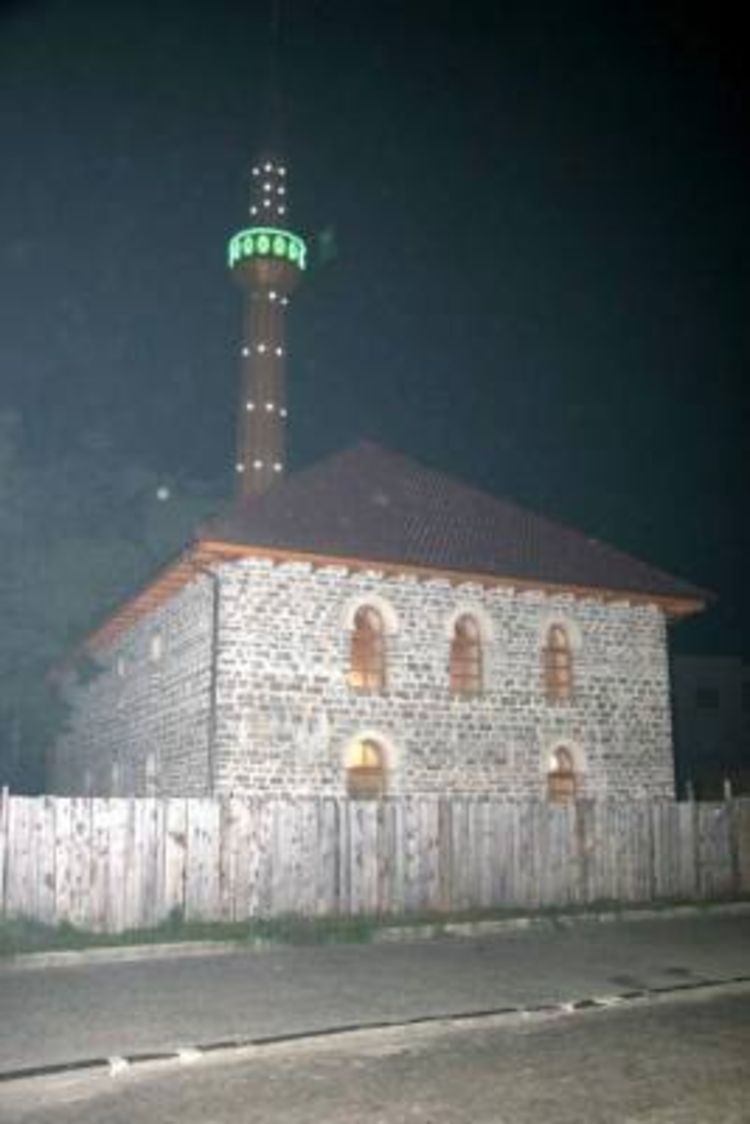 Kamenovana gradska džamija