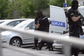 Natjerao mladića da popije otrov