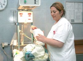 Sve više beba iz epruvete