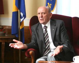 Zahtjevi za smjenu Tihića i Džaferovića