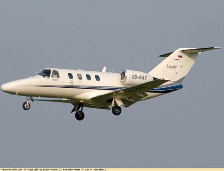 Avion Vlade RS zbog kvara vraćen na banjalučki aerodrom