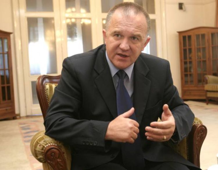 Traže Čavićevu ostavku