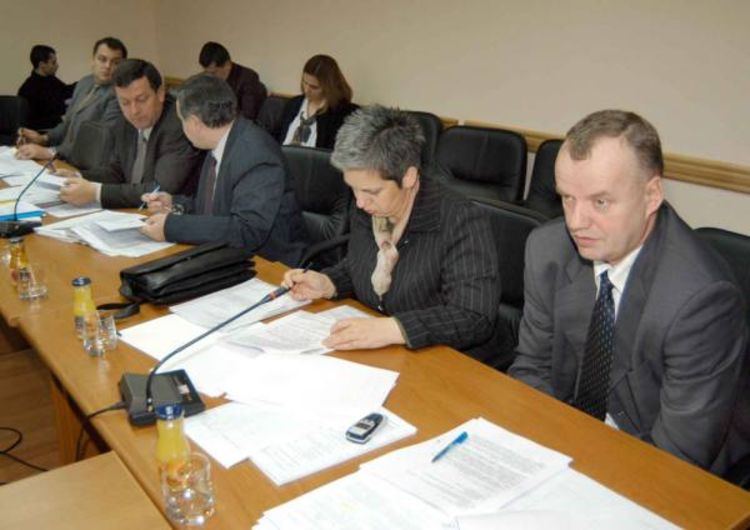 Iz budžeta za 2006. isplaćuju dugove