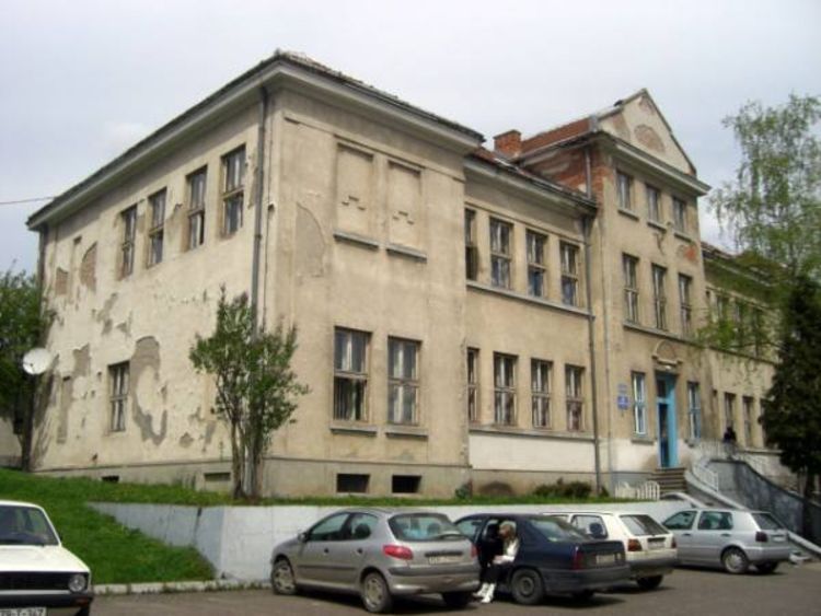 Oronula zgrada Medicinske škole opasnost za učenike