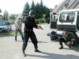 Miletiću podršku dalo oko 760 službenika
