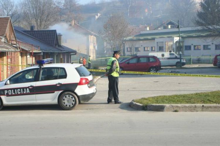 Uništeno vozilo Makedonca