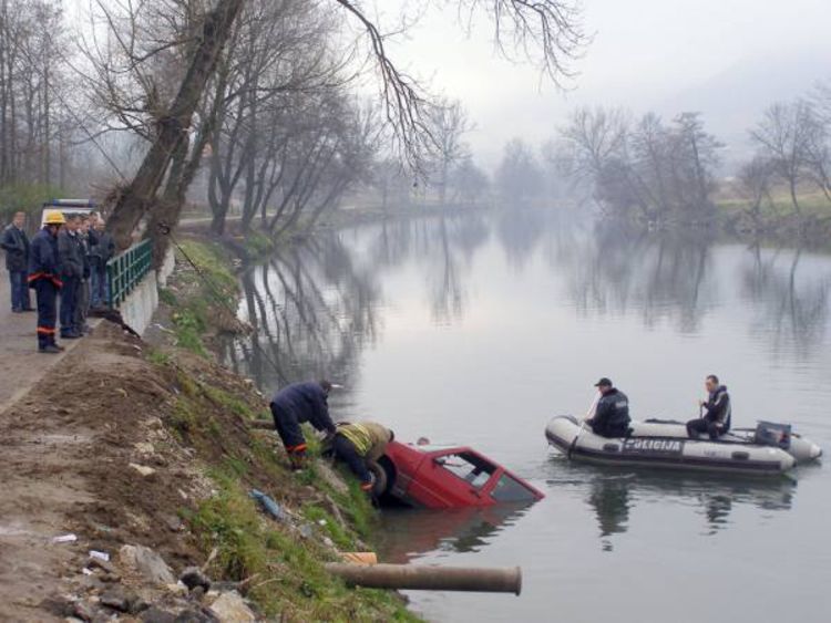Uno sletio u Bosnu, vozaču ni traga