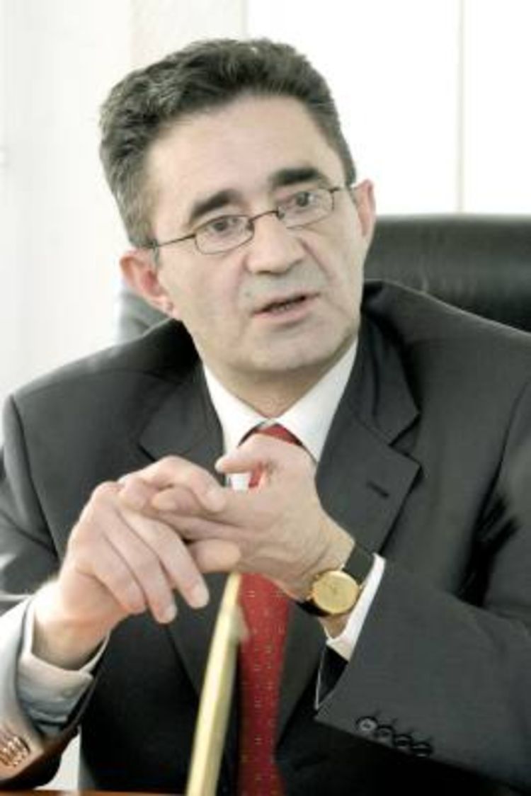 Anton Kasipović: Srednje obrazovanje treba da postane obavezno