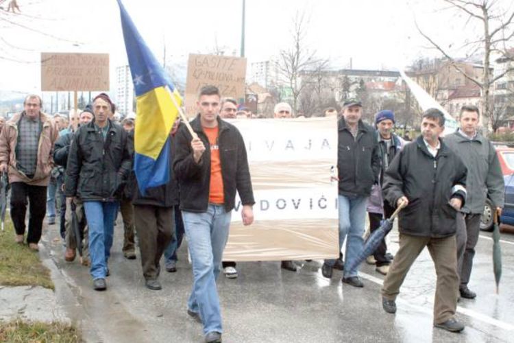 Radnici Krivaje: Ispunjenje zahtjeva, ili blokada puta M17