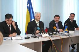 Tražiće zamrzavanje imovine porodica haških bjegunaca