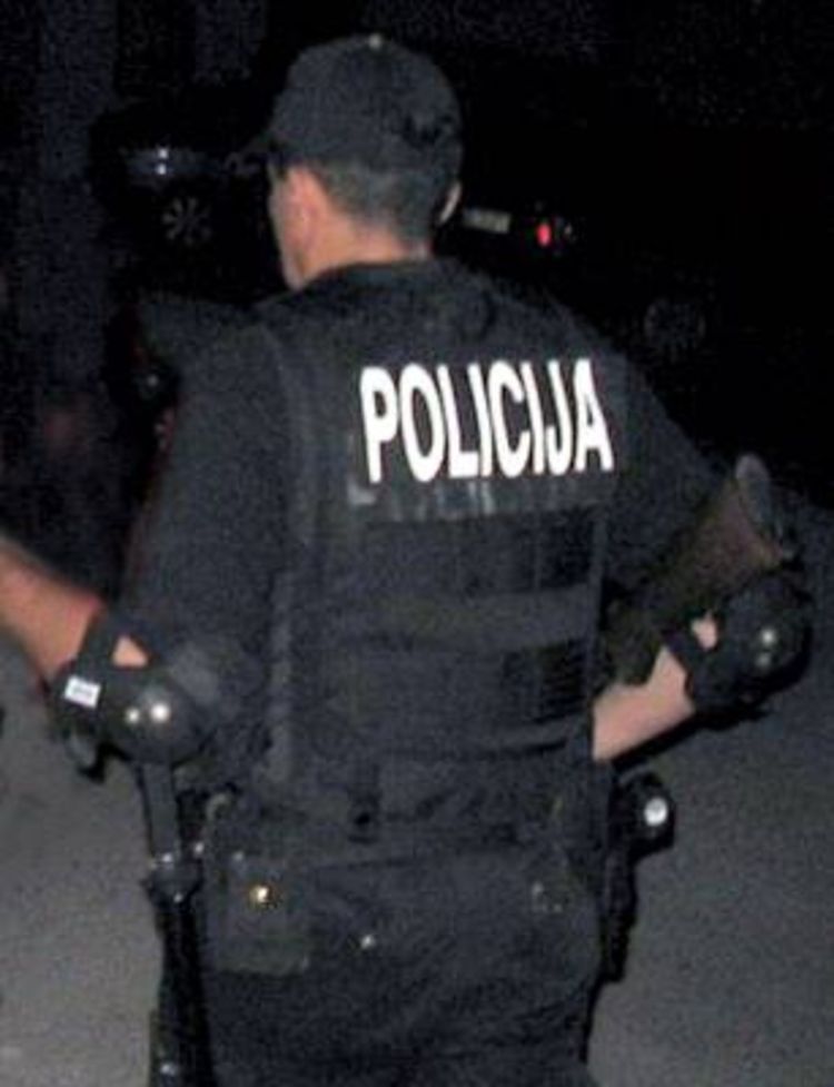 Policajac opljačkao skladište cigareta