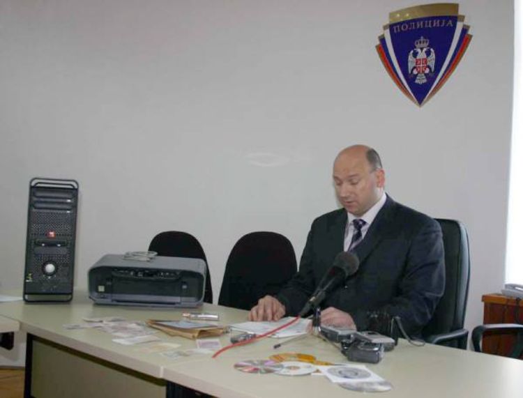 Maloljetnici štampali i rasturali lažne novčanice