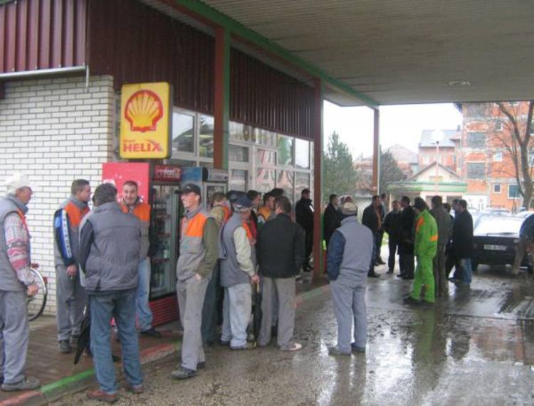 Radnici spriječili kompaniju INA da preuzme benzinsku pumpu