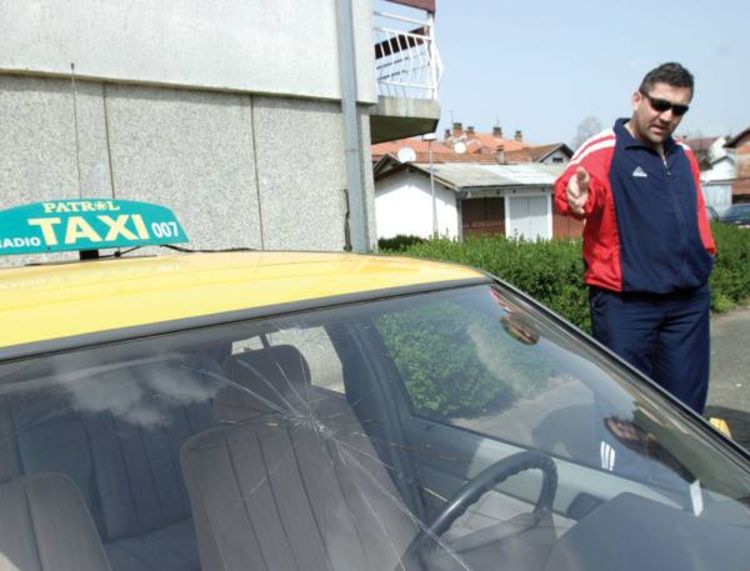 Pretukli ga i uzeli mu novac