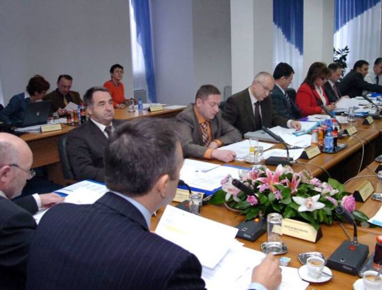 Nadzorni odbori oteli se kontroli