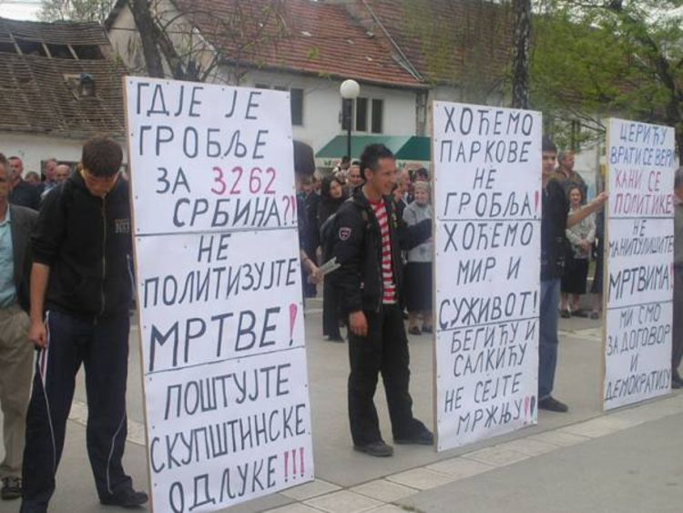 Bratunčani protestovali zbog najave ukopa