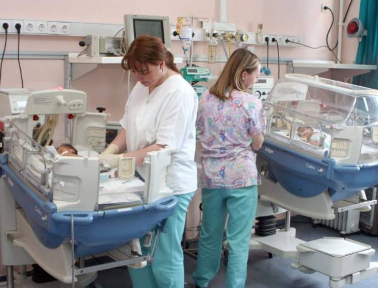 Na hiljadu poroda u FBiH ne preživi osam beba