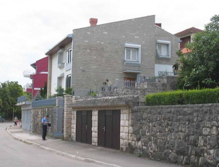 Pljačka, pa bomba na kuću Kosanovića