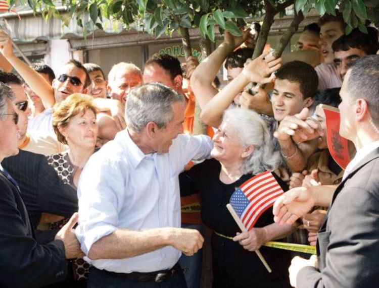 Buš: Olučili smo, Kosovo nezavisno