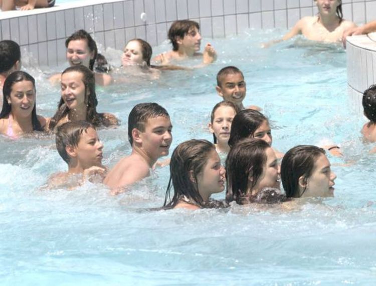 Kupali se i zabavljali na sportskim terenima