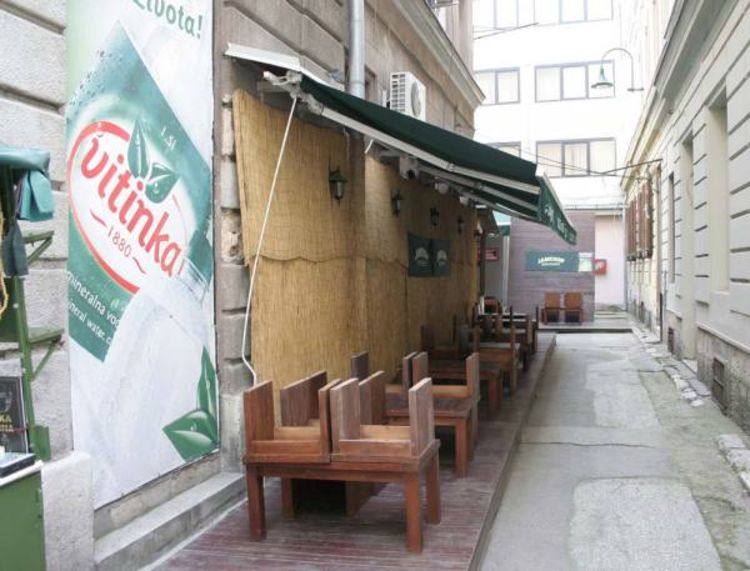 Otrovano troje ljudi