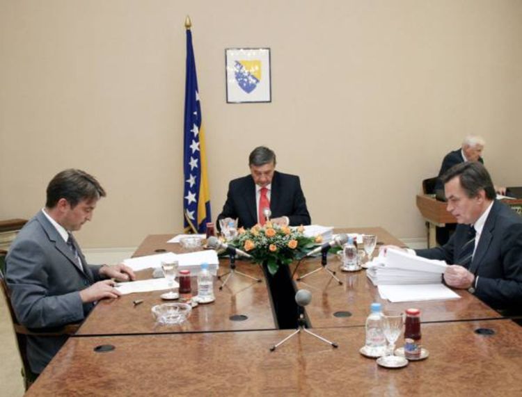 Silajdžić i Komšić protiv ugovora sa SPC