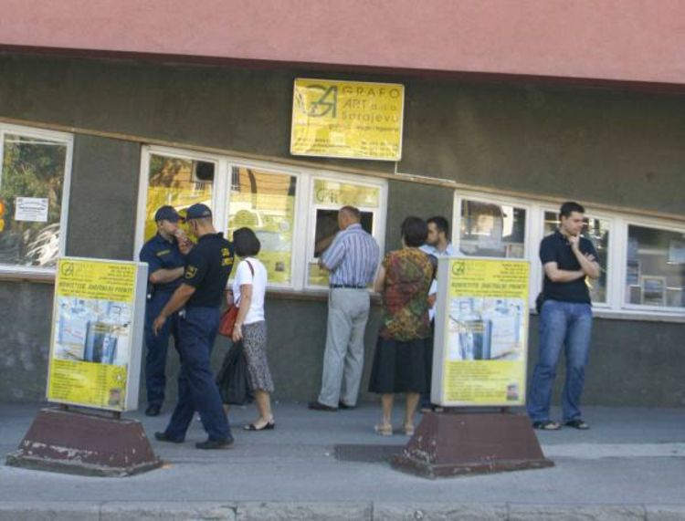 Istjerani jer Ejup Ganić proširuje privatni fakultet