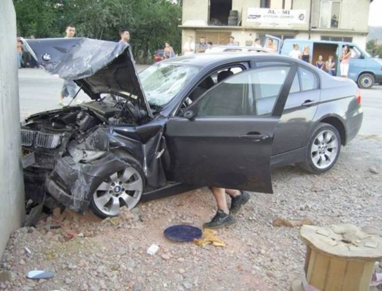 Diplomatskim BMWom zgazio ženu