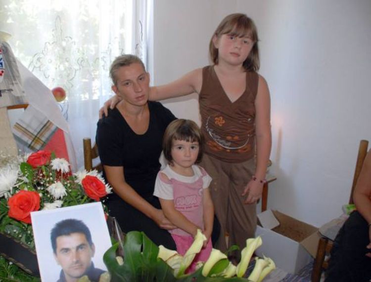 Sahranjen heroj koji je spasio dvoje djece