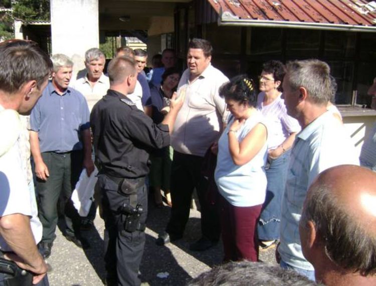 Vlasnici cijelu noć bili zatvoreni u preduzeću