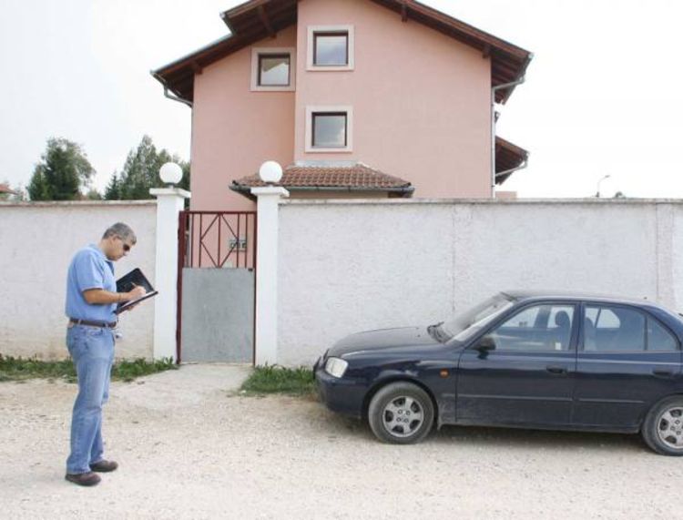 Gregorijan popisuje imovinu Karadžića