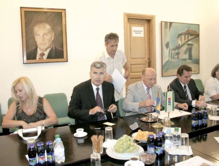 Dogovorili kontrolu federalnog parlamenta
