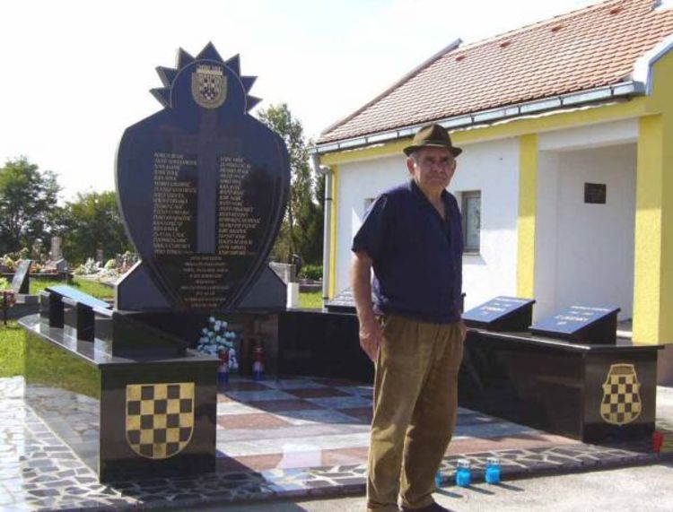 RVI protiv spomenika u obliku slova U