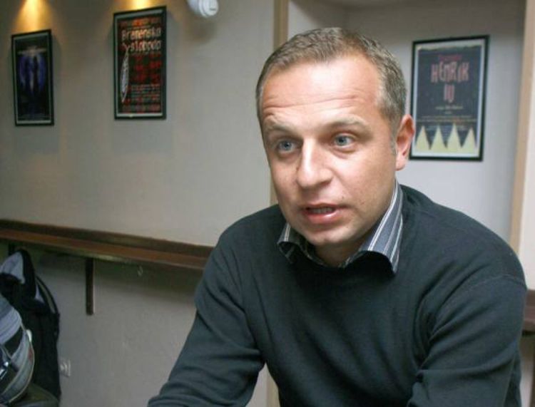 Adis Bakrač: Umjetnici ne treba da bježe od teških tema