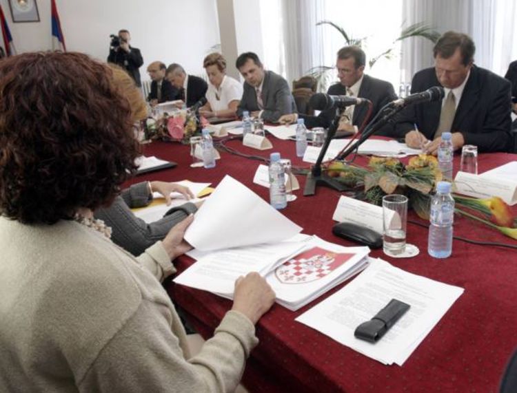 Tri prijedloga za grb