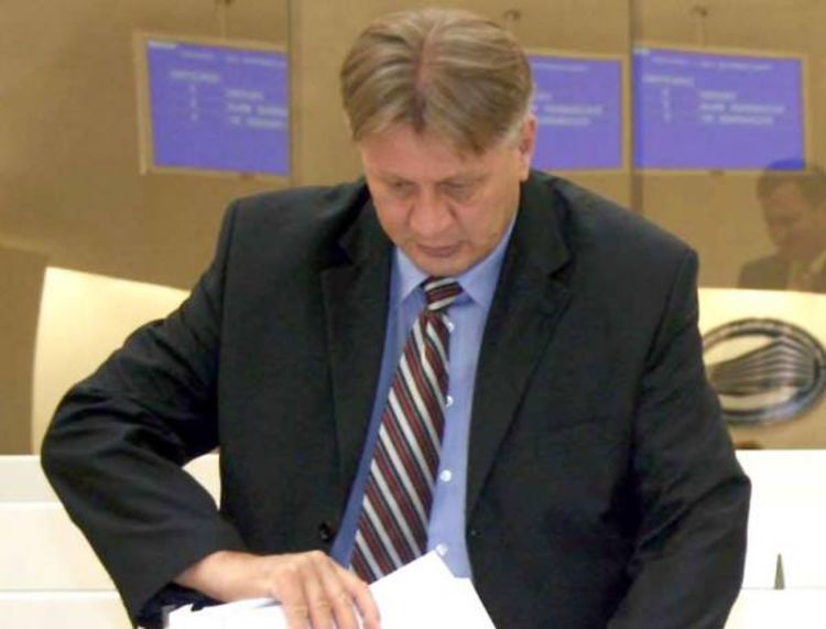 Državne institucije nemilice troše novac