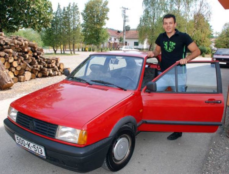 Mercedes i džip omiljena vozila javnih ličnosti