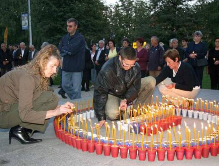 Za više od 2.400 lica i dalje se traga