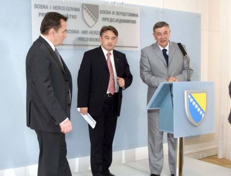 Smjene diplomatama nisu obrazložene