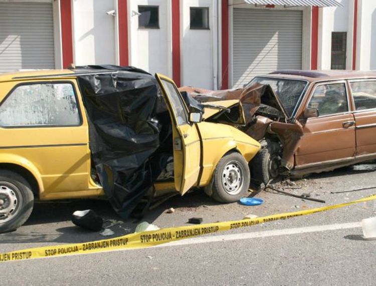 Poginula jedna osoba, tri teško povrijeđene