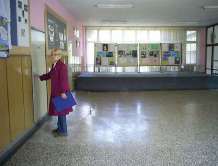 Tone školska zgrada