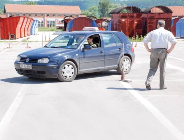 Cijena vozačkog ispita 1.000 KM