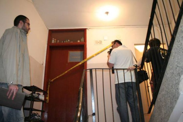 Majku izudarao rukama i nogama, a nakon toga je zadavio