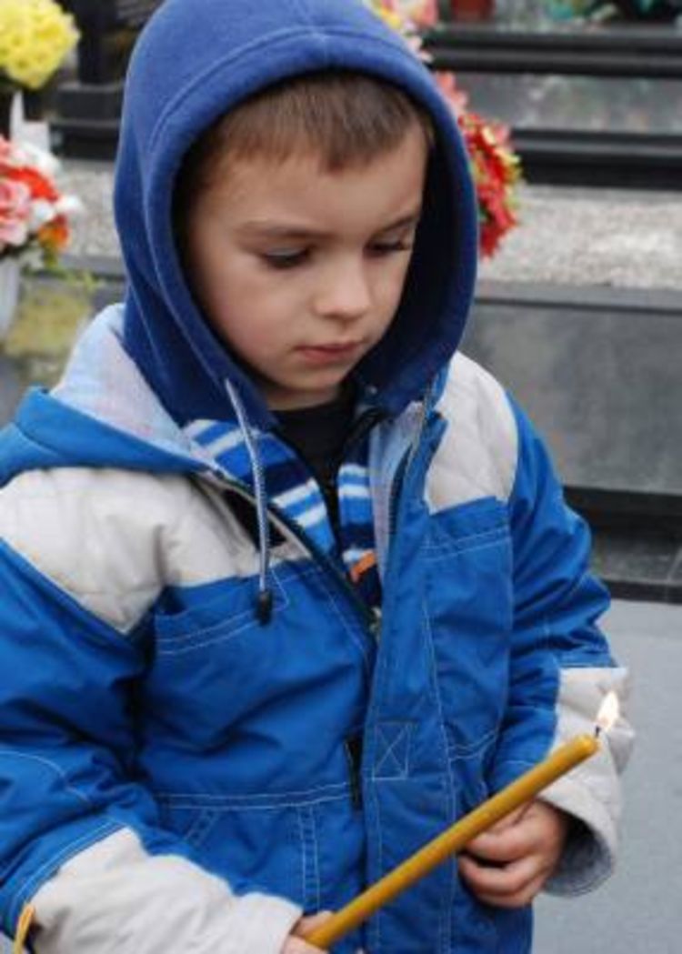 U crkvama i na grobljima obilježene zimske zadušnice